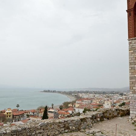 Roloi Suites Nafpaktos エクステリア 写真