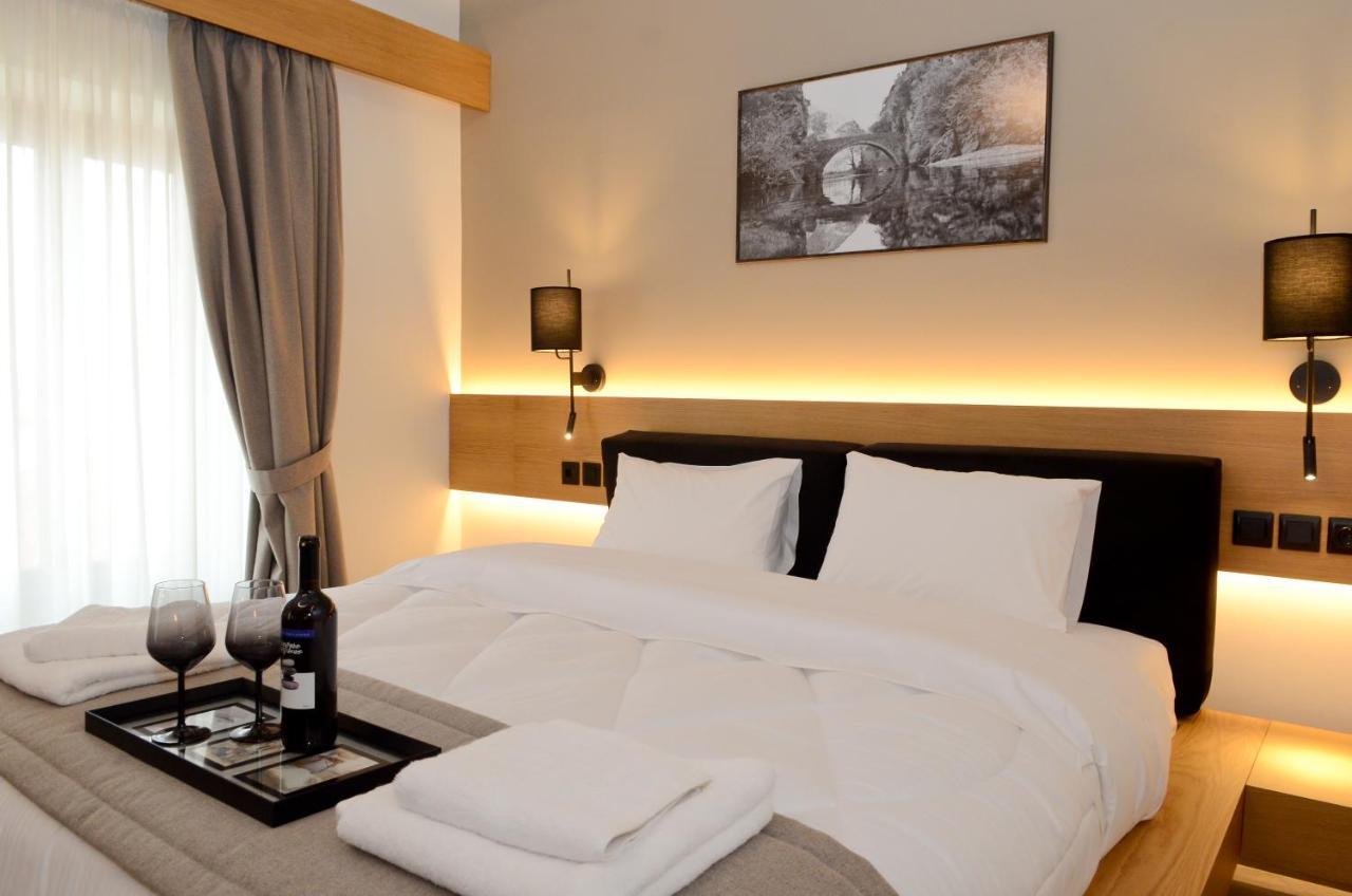 Roloi Suites Nafpaktos エクステリア 写真