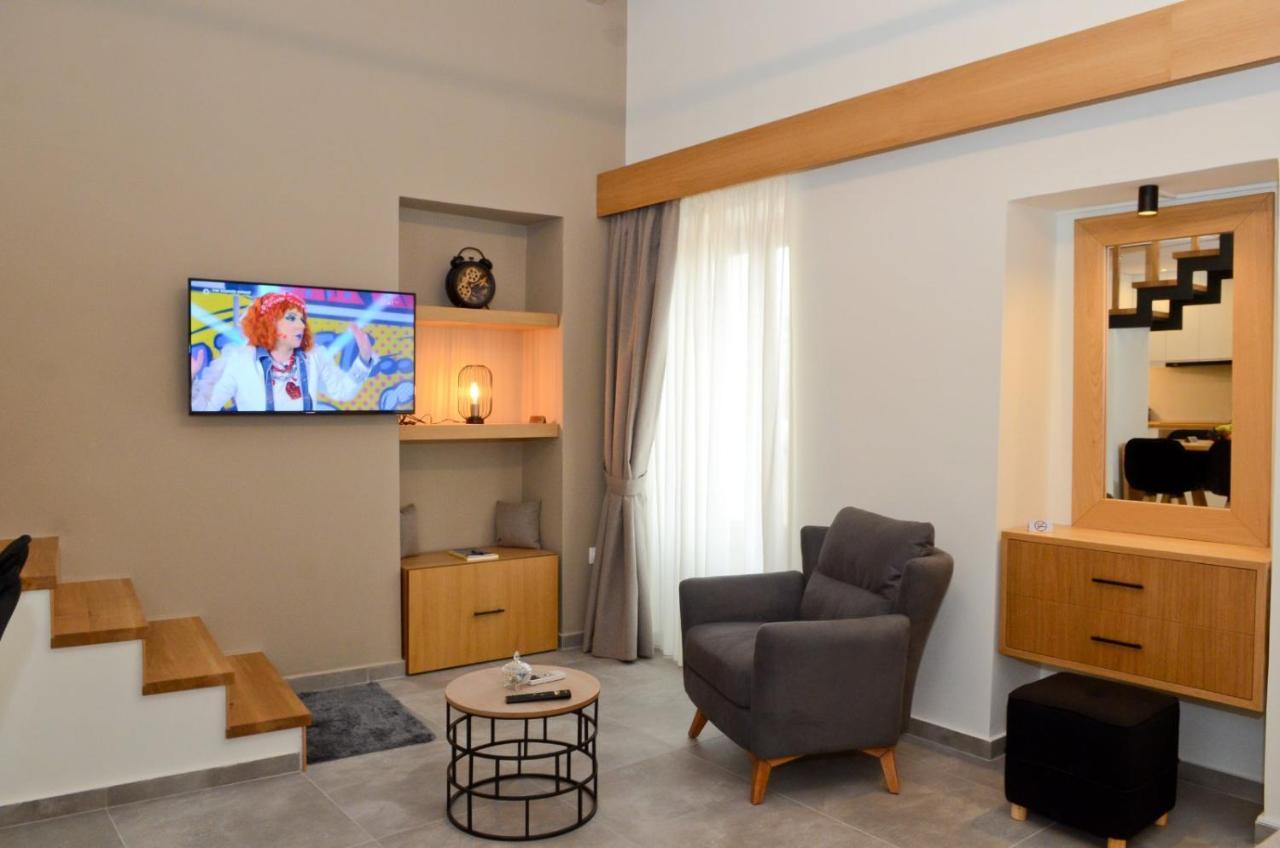 Roloi Suites Nafpaktos エクステリア 写真