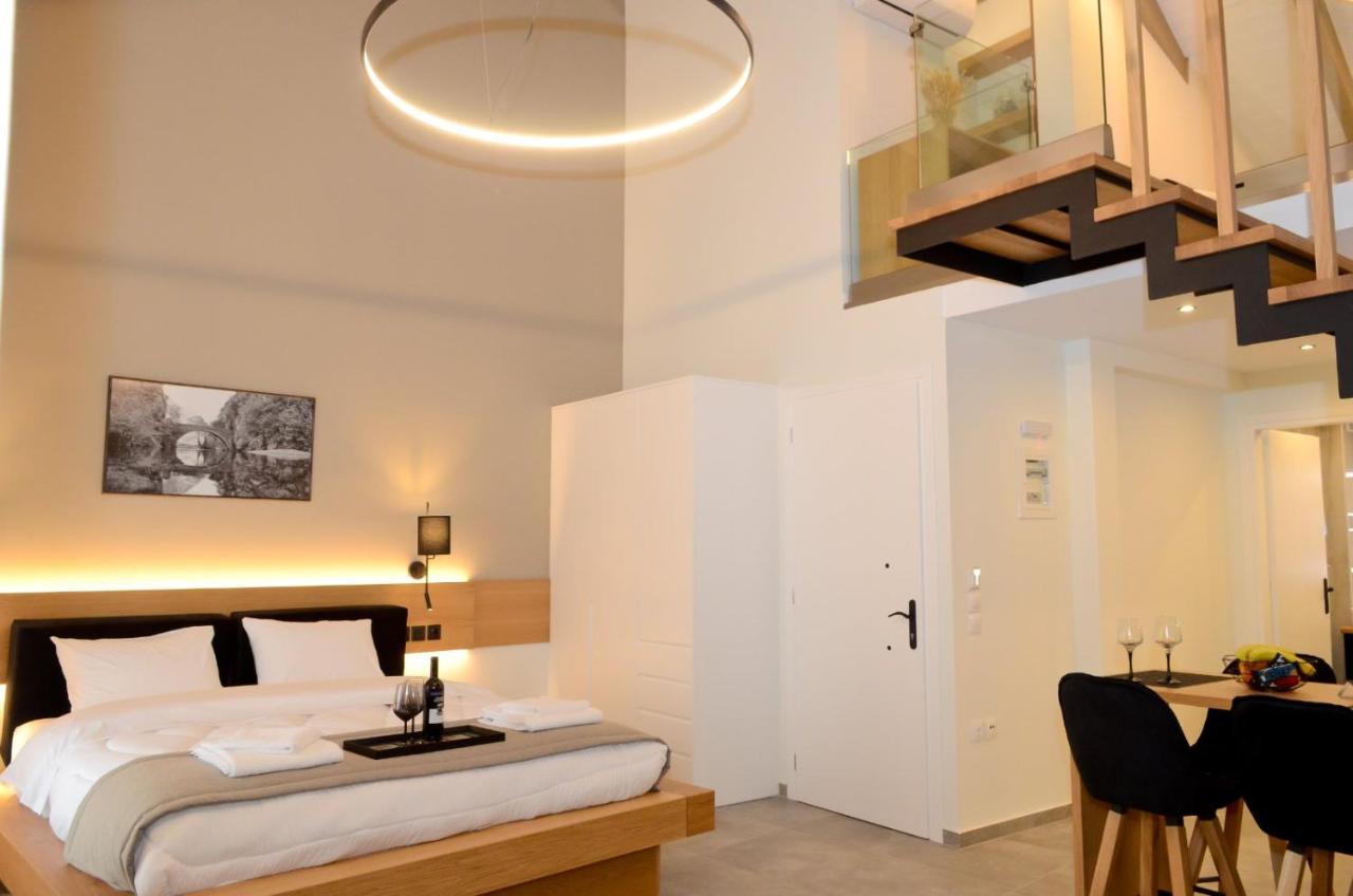 Roloi Suites Nafpaktos エクステリア 写真