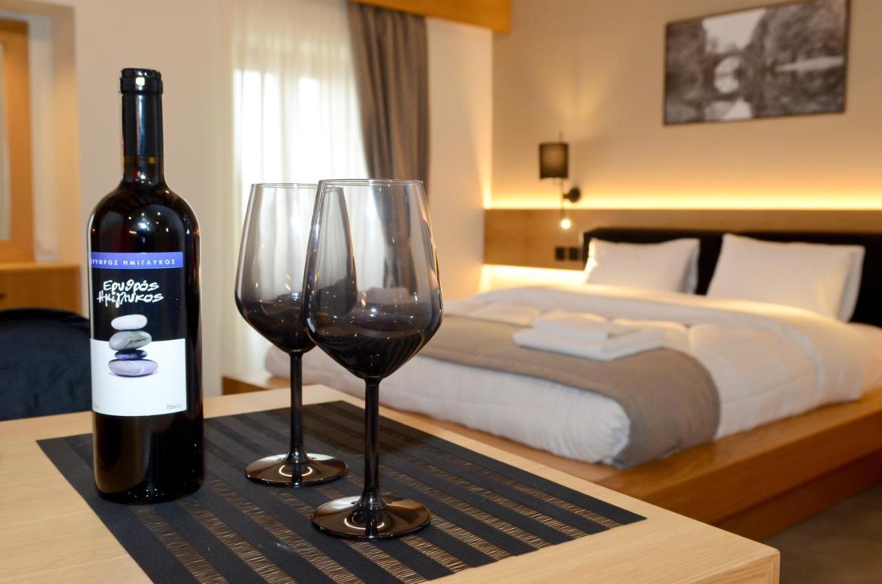 Roloi Suites Nafpaktos エクステリア 写真