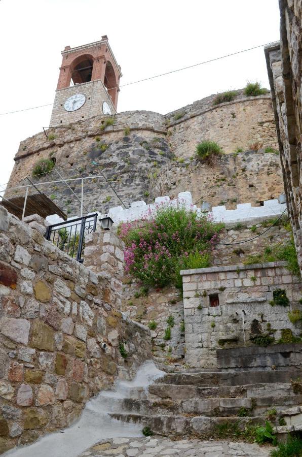 Roloi Suites Nafpaktos エクステリア 写真